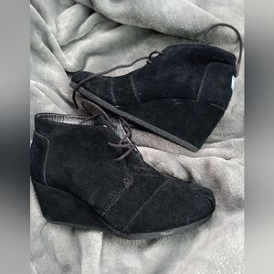 Tom's Black Desert Suede Booties!